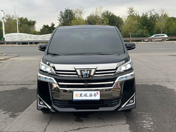 Фото 2 - Toyota Vellfire