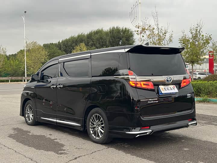 Фото 7 - Toyota Vellfire