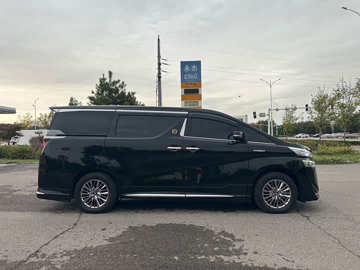 Фото 8 - Toyota Vellfire