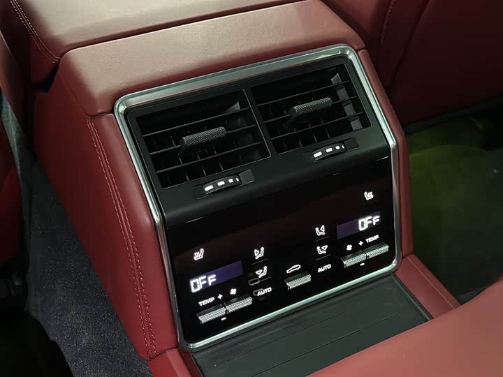 Фото 16 - Porsche Panamera