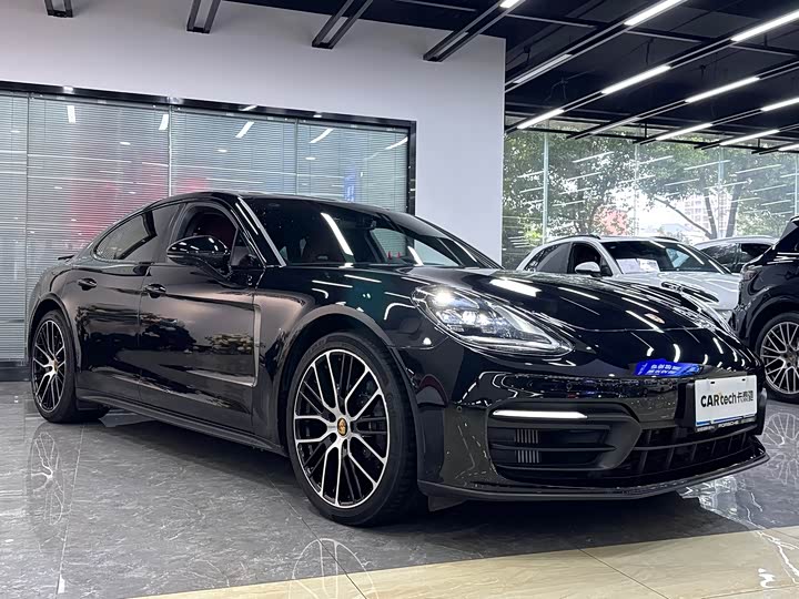 Фото 3 - Porsche Panamera