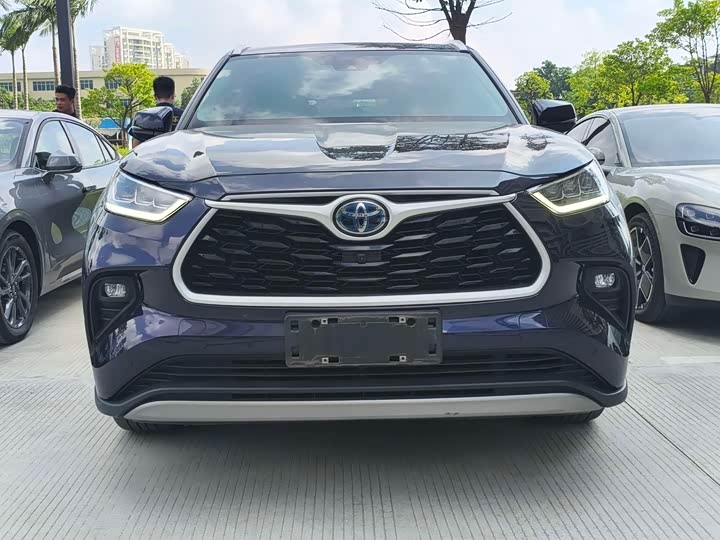 Фото 2 - Toyota Highlander