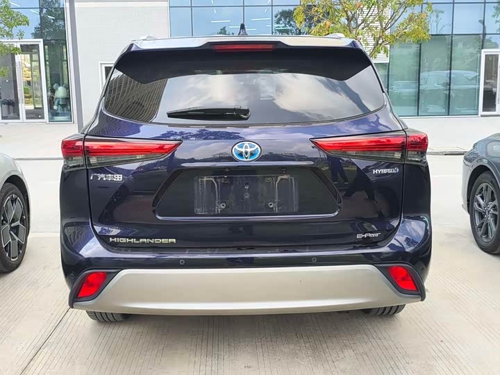 Фото 7 - Toyota Highlander