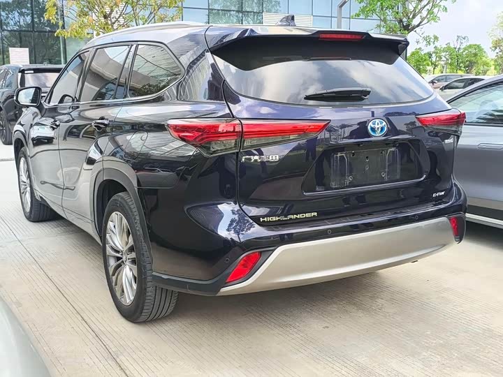 Фото 8 - Toyota Highlander