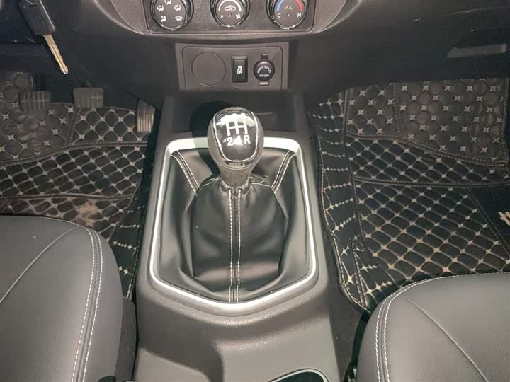 Фото 14 - Dongfeng Rich