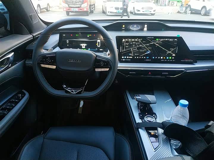 Фото 11 - Changan Oshan Z6 Hybrid