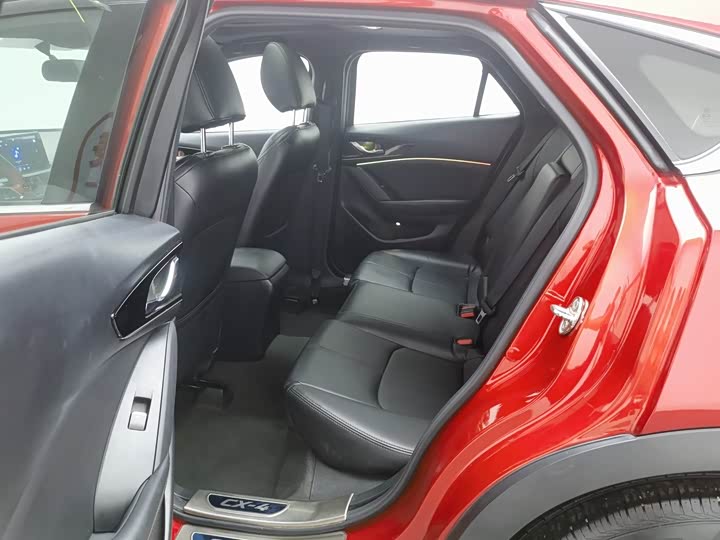 Фото 8 - Mazda CX-4