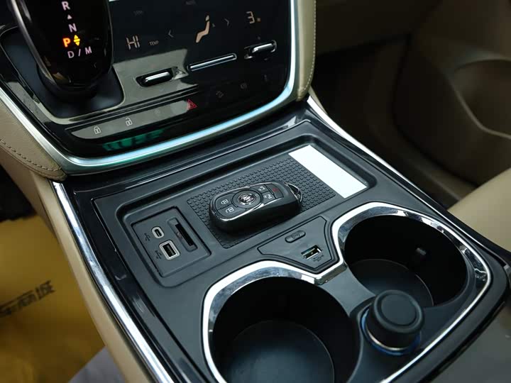 Фото 10 - Buick GL8 ES