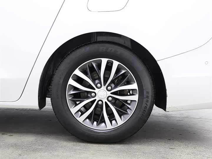 Фото 7 - Buick GL8 ES