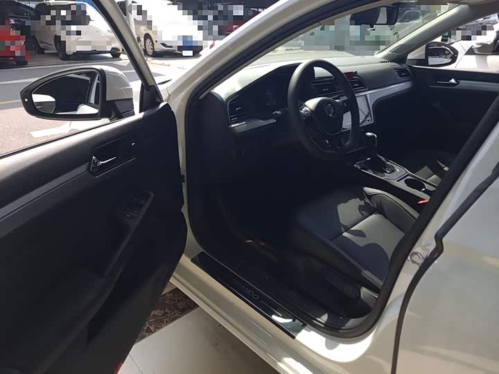 Фото 9 - Volkswagen Lamando L