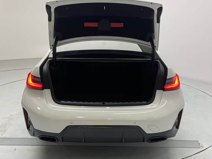 Фото 17 - BMW 3 Series