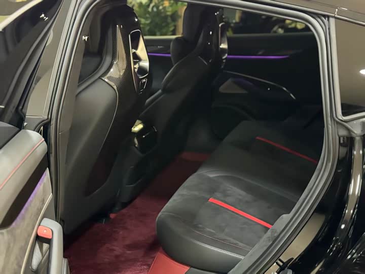 Фото 7 - Xiaomi SU7 Ultra