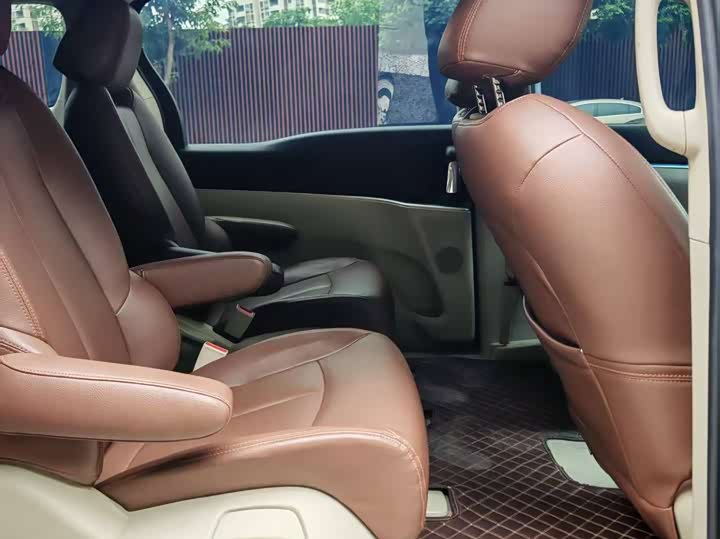 Фото 11 - Buick GL8 ES