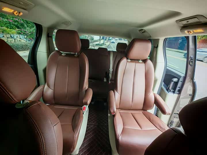 Фото 12 - Buick GL8 ES