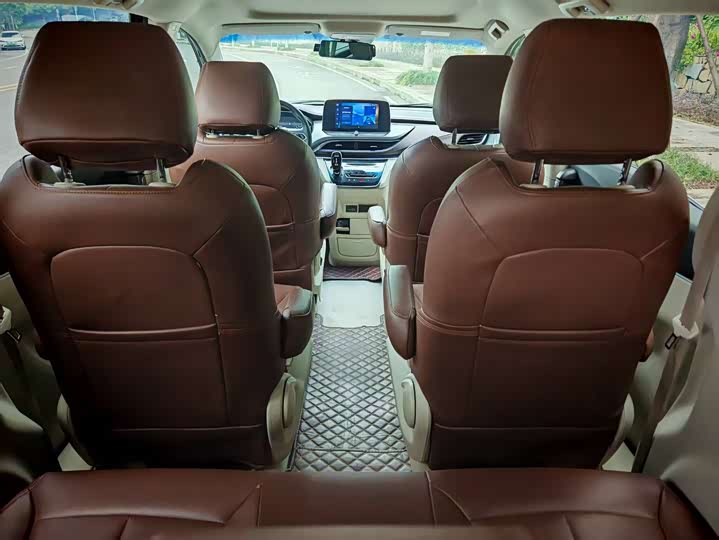 Фото 14 - Buick GL8 ES