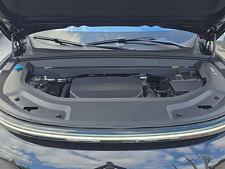 Фото 13 - LiXiang L9