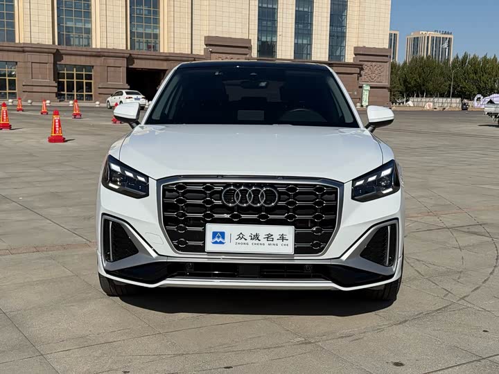 Фото 3 - Audi Q2L