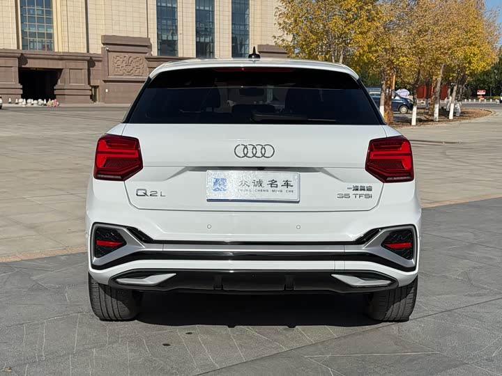 Фото 8 - Audi Q2L
