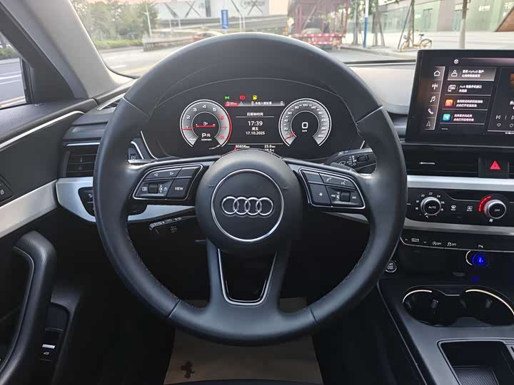 Фото 14 - Audi A4L