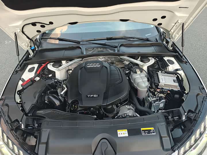 Фото 23 - Audi A4L