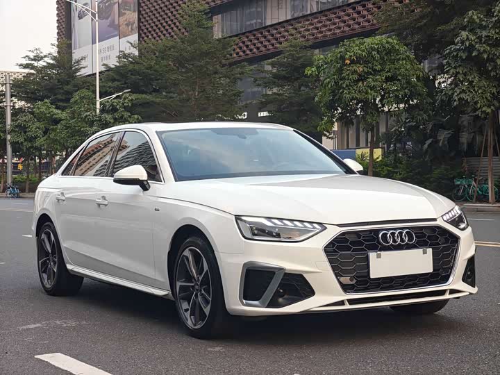 Фото 3 - Audi A4L