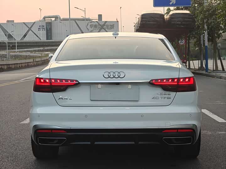 Фото 5 - Audi A4L