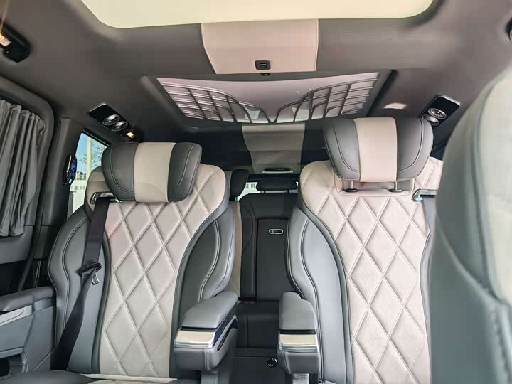 Фото 12 - Mercedes-Benz V-Class