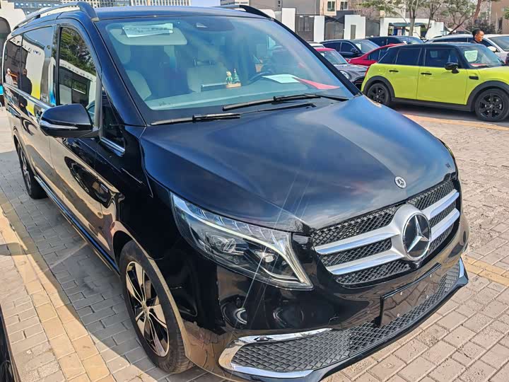 Фото 2 - Mercedes-Benz V-Class