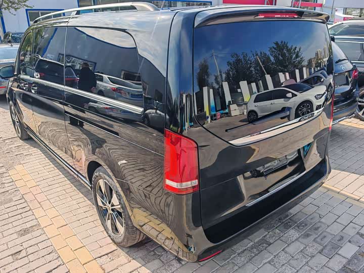 Фото 3 - Mercedes-Benz V-Class