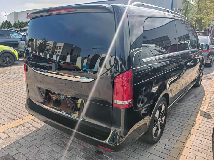 Фото 4 - Mercedes-Benz V-Class