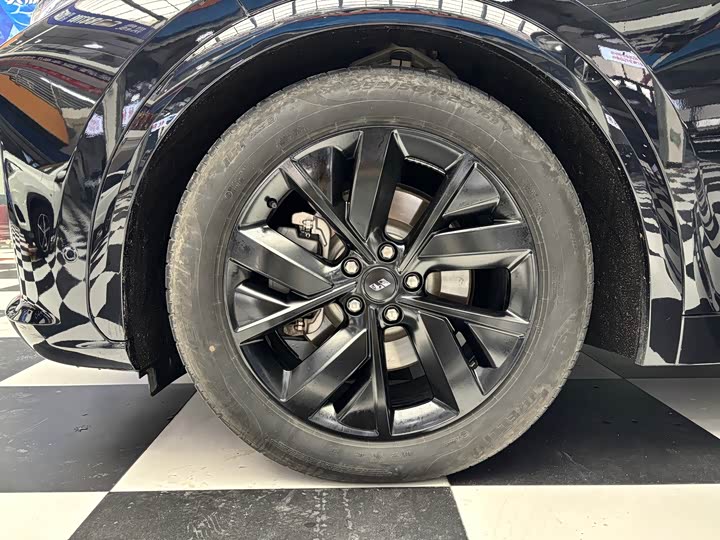 Фото 16 - LiXiang L7