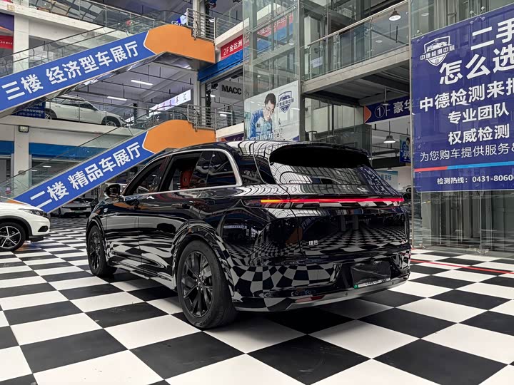 Фото 19 - LiXiang L7