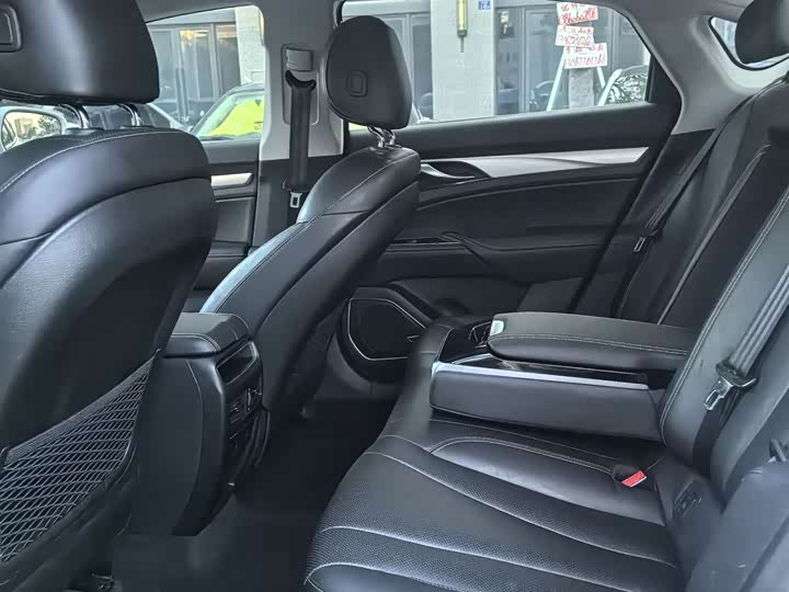 Фото 8 - Geely Emgrand GT