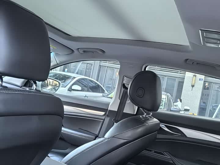 Фото 9 - Geely Emgrand GT