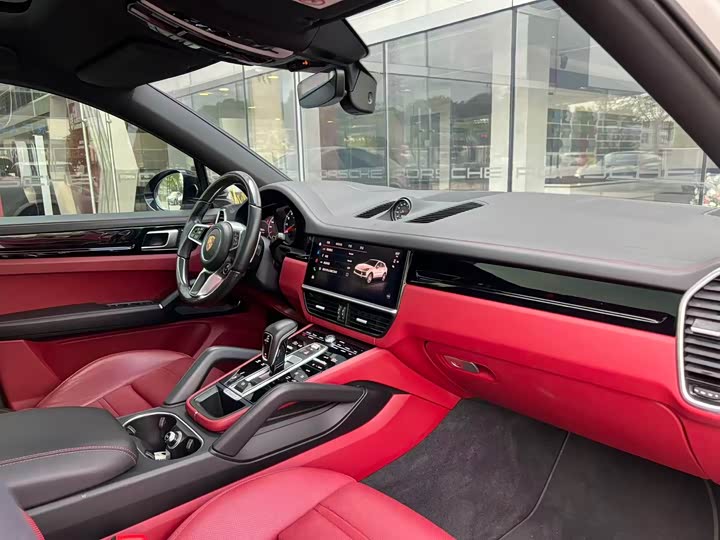 Фото 10 - Porsche Cayenne