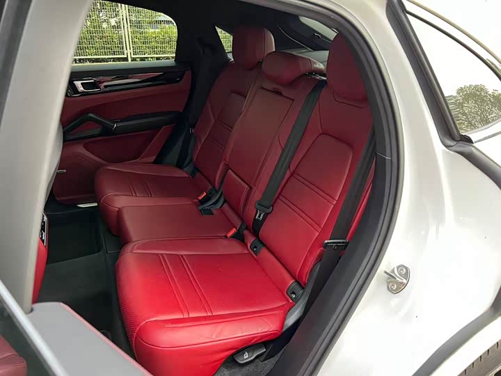 Фото 13 - Porsche Cayenne