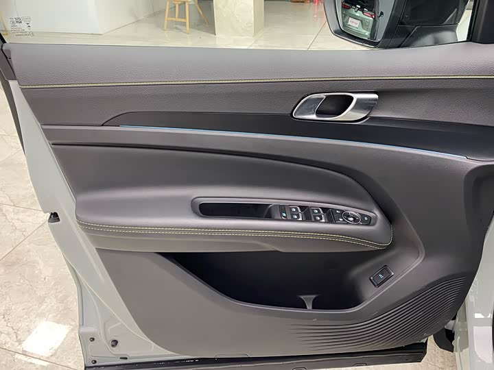 Фото 8 - Ford Equator Sport Hybrid