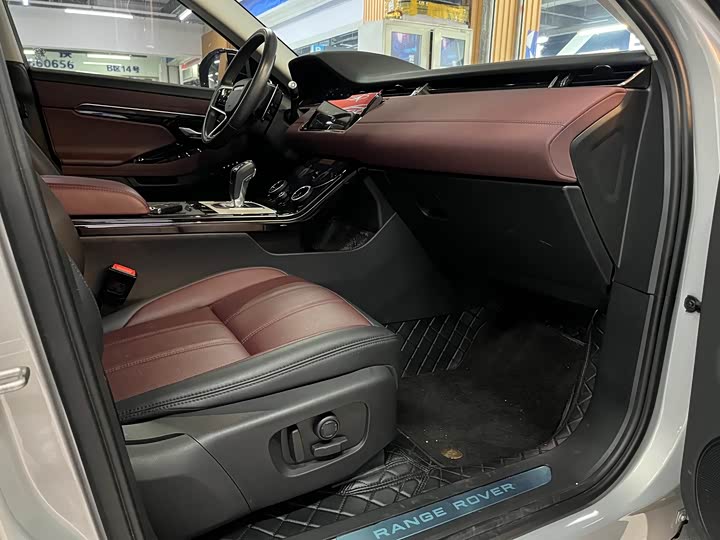 Фото 14 - Land Rover Range Rover Evoque L