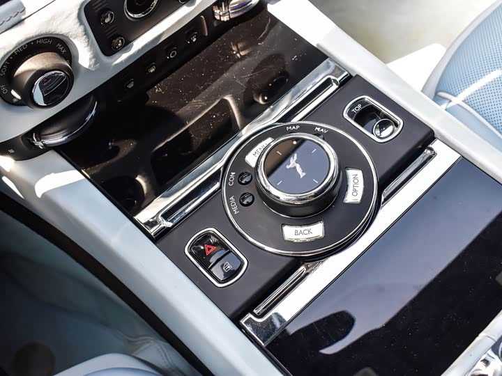 Фото 15 - Rolls-Royce Dawn