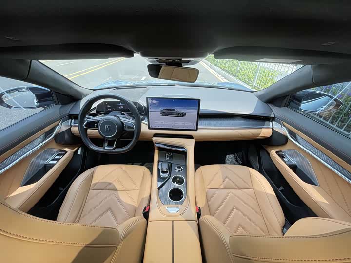 Фото 10 - Zeekr 001