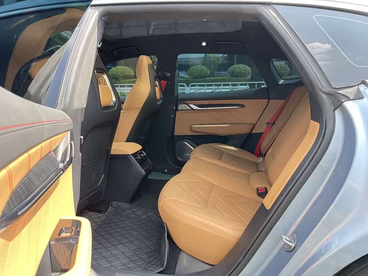 Фото 11 - Zeekr 001