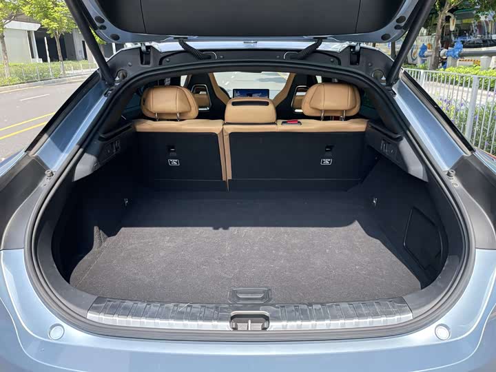 Фото 19 - Zeekr 001