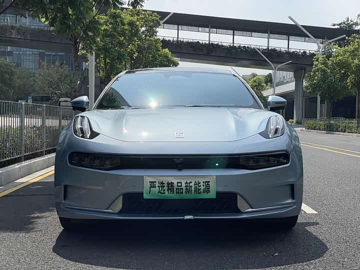 Фото 2 - Zeekr 001