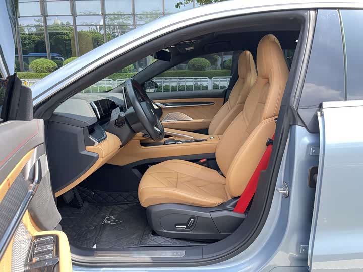 Фото 8 - Zeekr 001