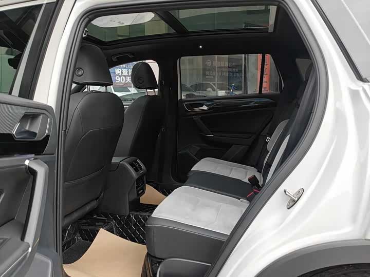 Фото 8 - Volkswagen Tayron