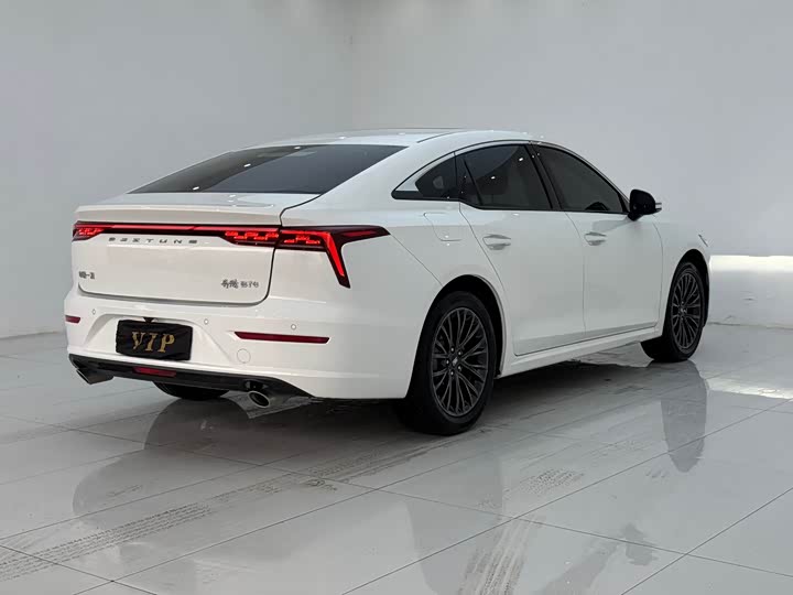 Фото 11 - Bestune B70