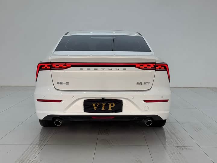 Фото 12 - Bestune B70