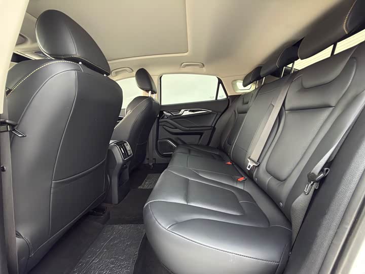 Фото 5 - Bestune B70