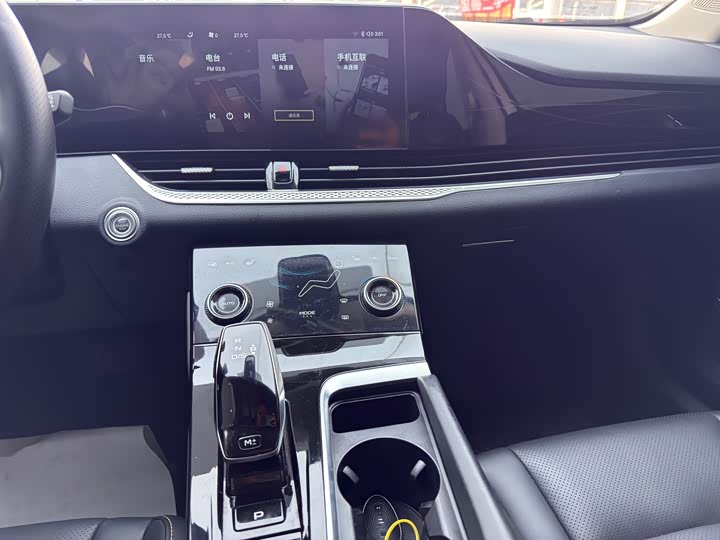 Фото 8 - Bestune B70