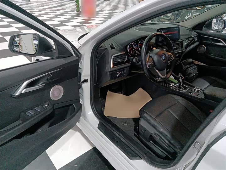 Фото 16 - BMW 1 Series